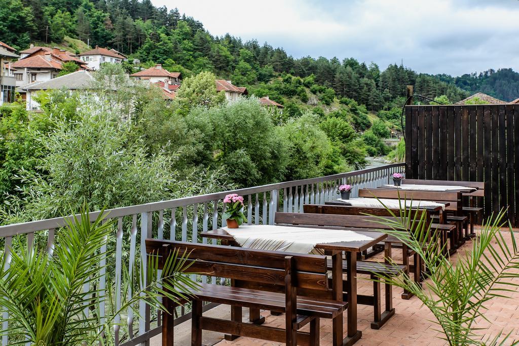 Бялата Къща Hotel Zlatograd Buitenkant foto