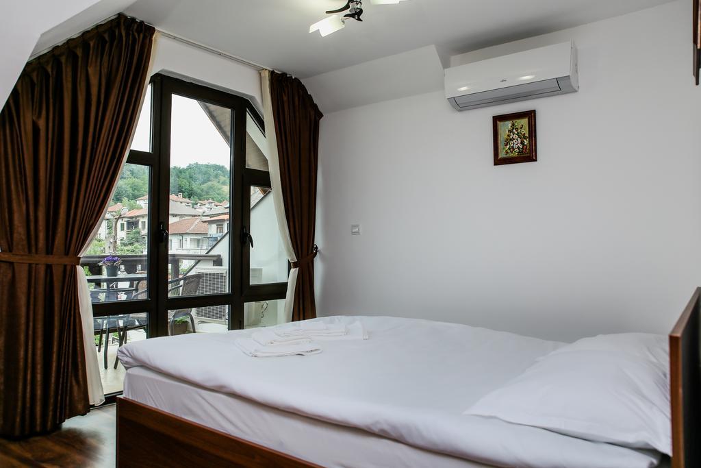 Бялата Къща Hotel Zlatograd Buitenkant foto